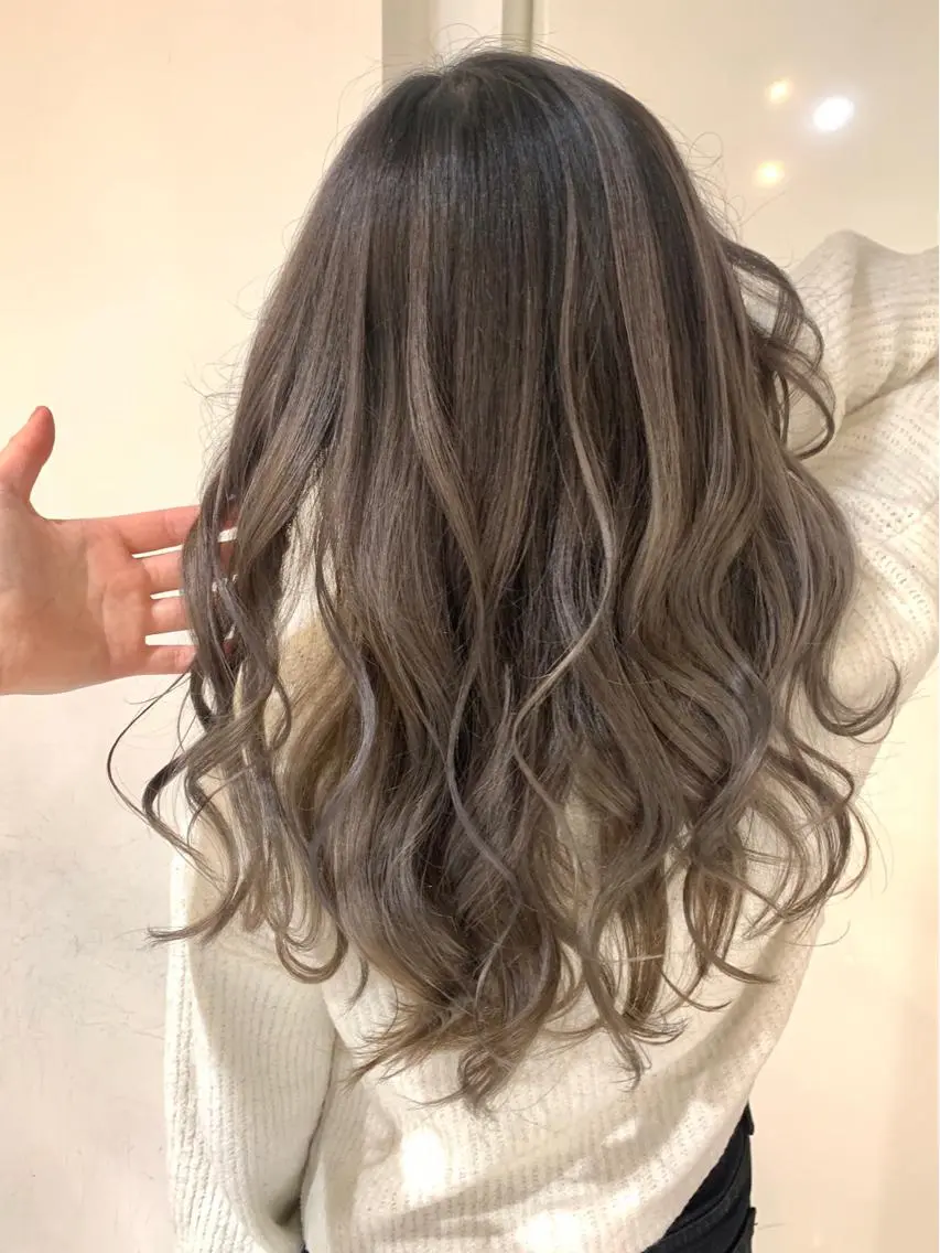 セミロング カラー パーマ ヘアアレンジ 【公式】amble luxe池袋東口🩷のヘアスタイル