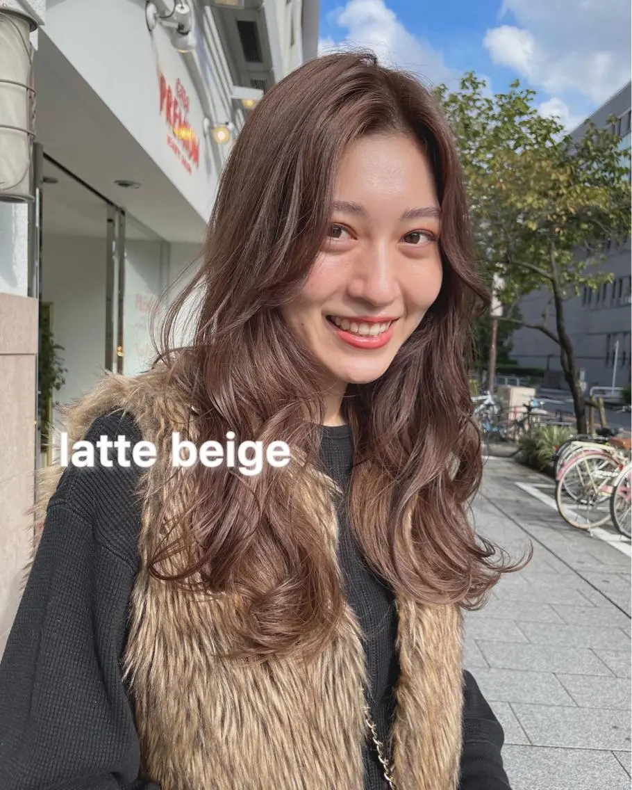 ロング カラー ベージュカラー ラテベージュ トルクアータ伏見 MIKUのヘアスタイル