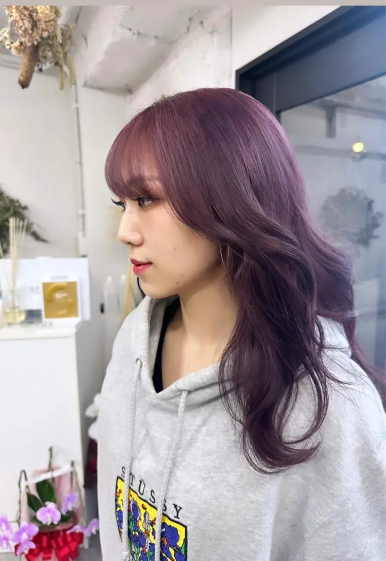 ロング 瀧優華ハイトーン/ 大人レイヤー🩵のヘアスタイル