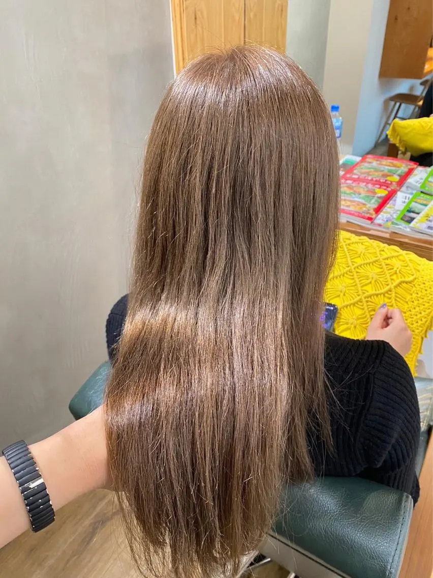 セミロング カラー 美容室 Hollowのヘアスタイル