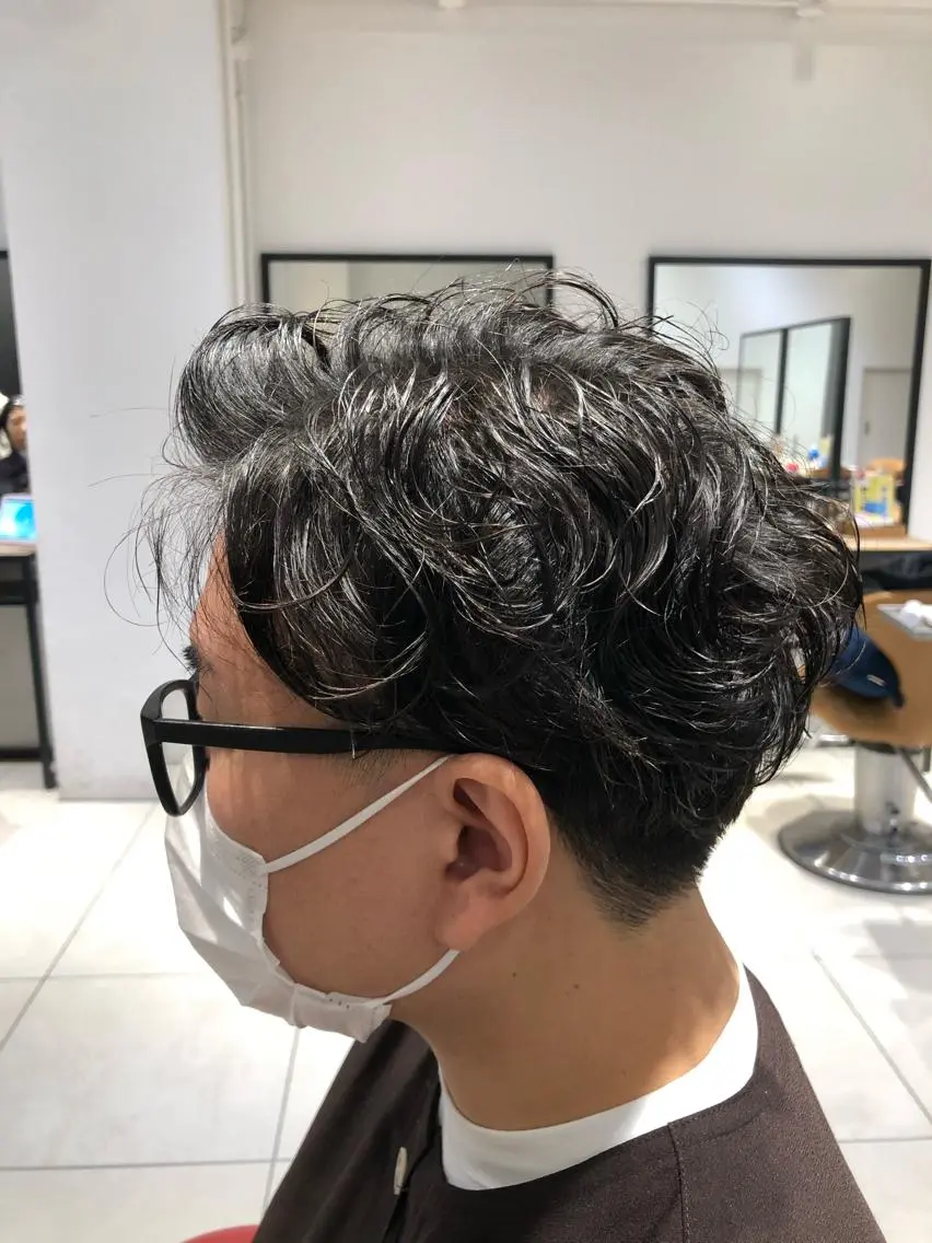 パーマ メンズ 飯塚 竜之介のヘアスタイル