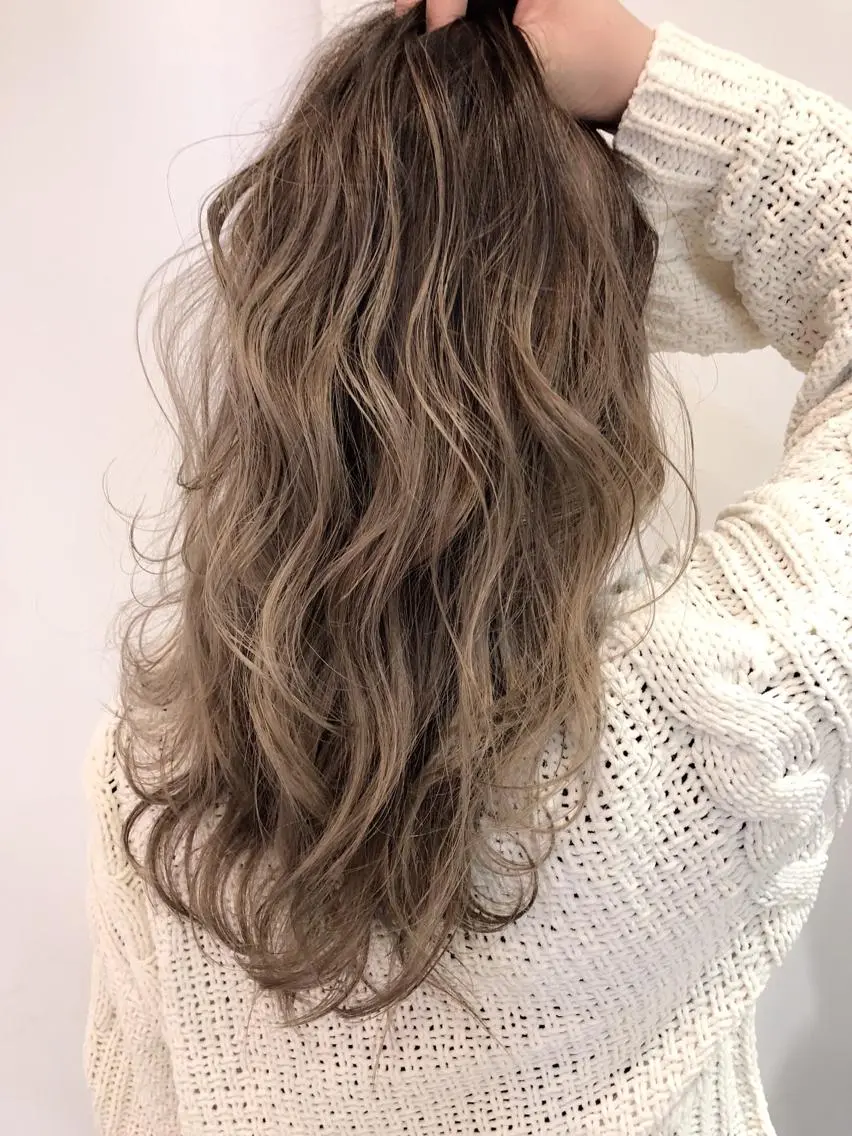 ロング 外国人風カラー Lano [ラノ]のヘアスタイル