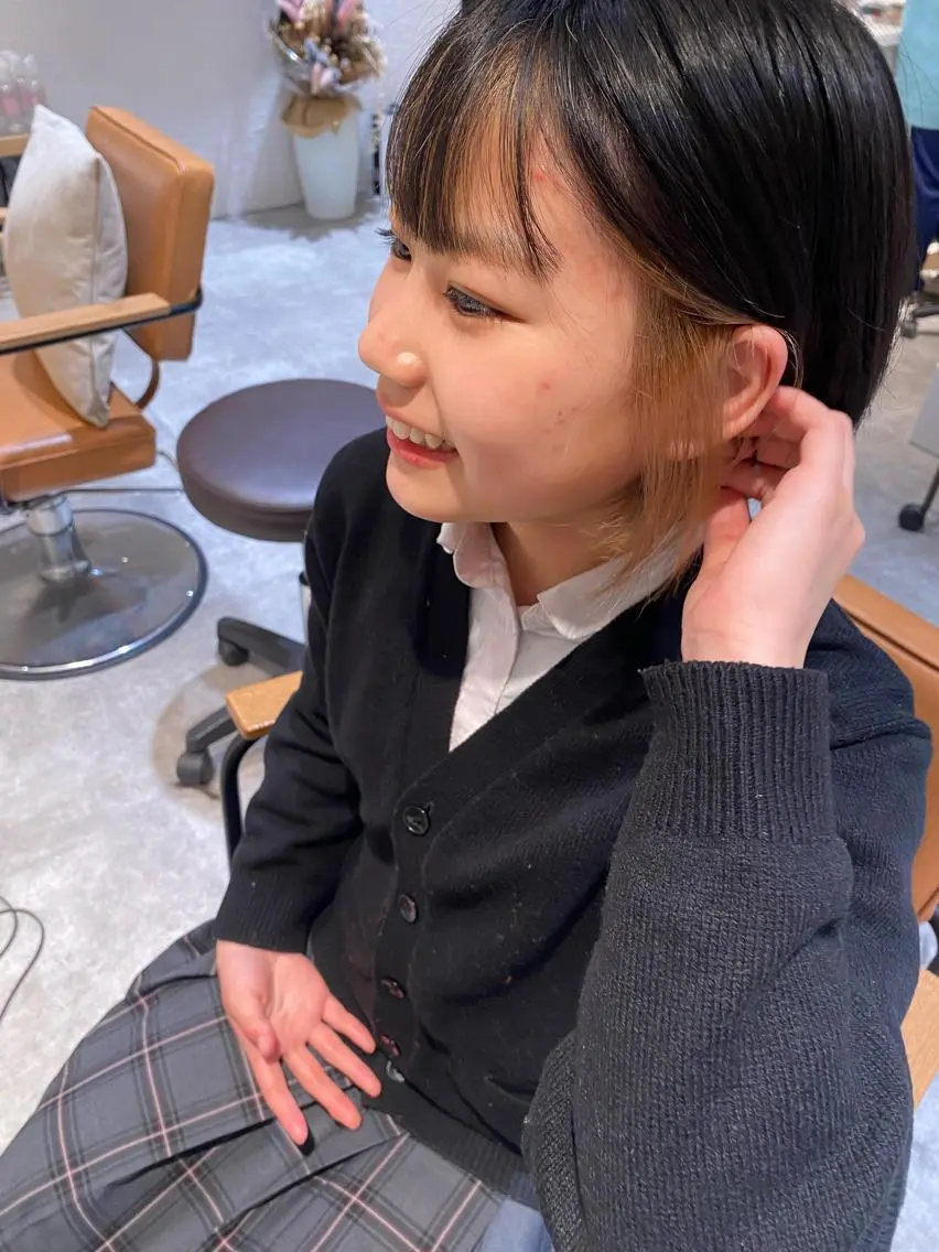 ショート カラー ブリーチ インナーカラー カット ヘアカラー オスズ 🎀´-のヘアスタイル