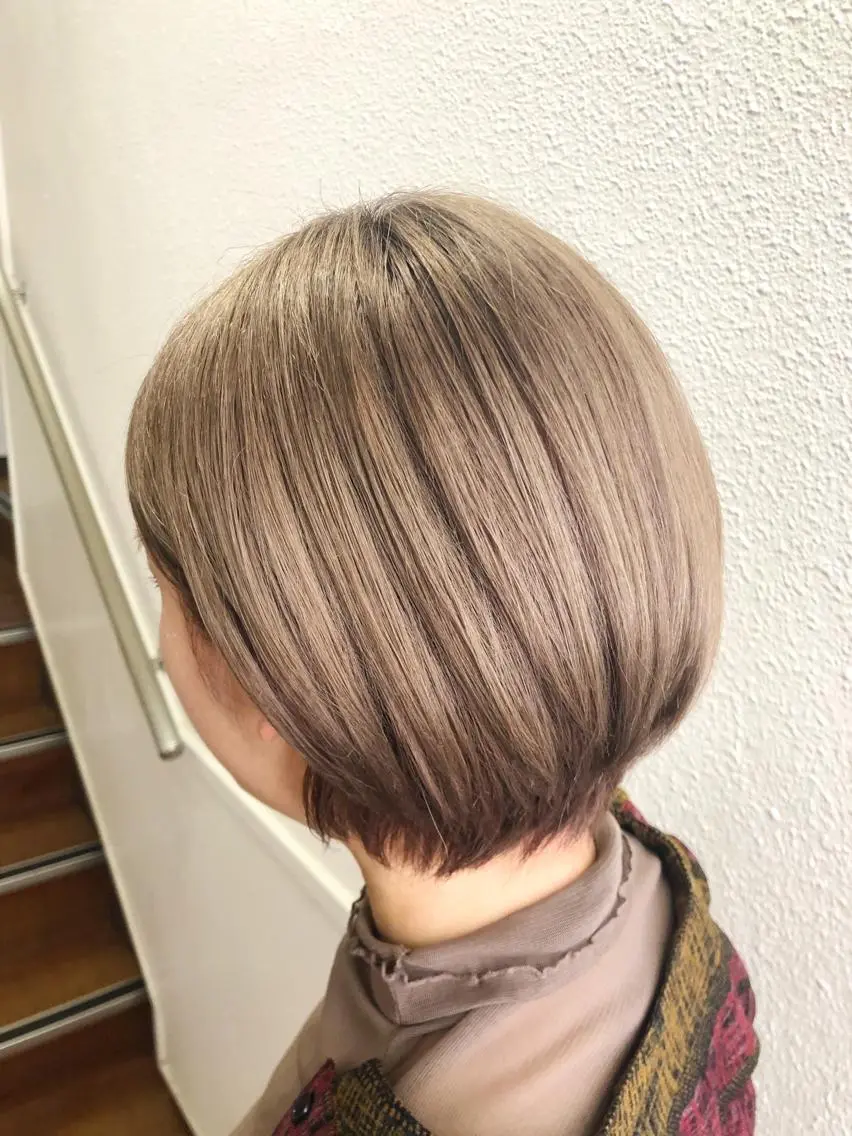 ショート カラー グレージュ ミルクティーグレージュ 髪質改善/美髪矯 正ヤマモトハルキのヘアスタイル