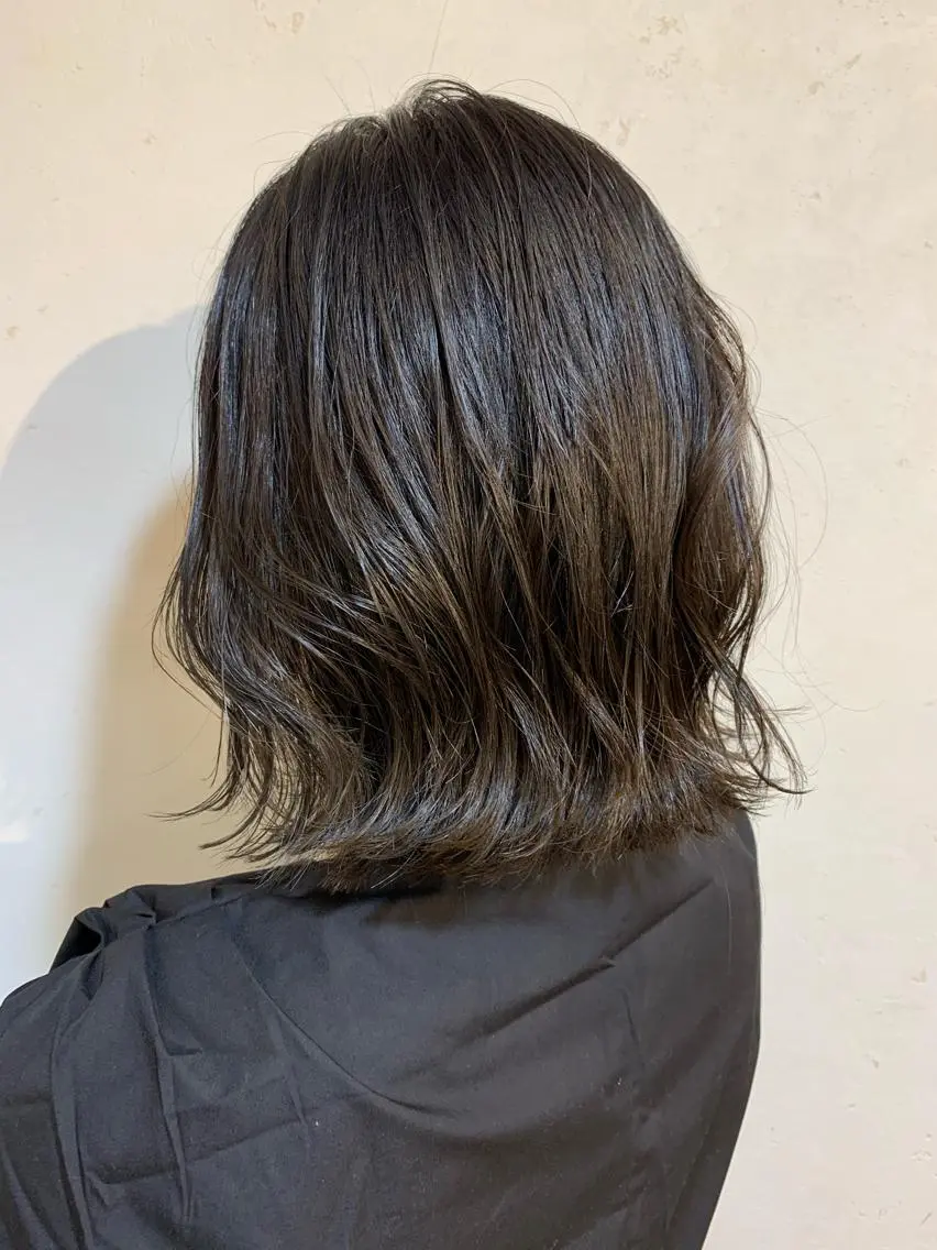 ミディアム ボブ 外ハネヘア カット ヘアカラー arc. arc.のヘアスタイル