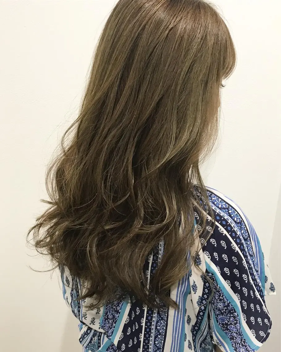 ロング カラー ベージュカラー 若杉 諒のヘアスタイル
