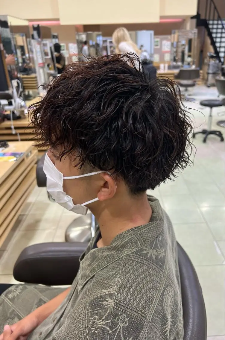 ミディアム パーマ メンズ ヘアカラー メンズ特化 【かな】のヘアスタイル