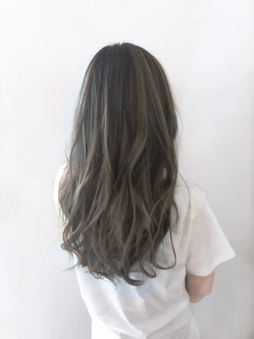 セミロング カラー ブリーチ ケアブリーチ 透明感カラー グラデーションカラー ヘアカラー トリートメント 髪質改善くすみカラー 🍀/石川大輔のヘアスタイル