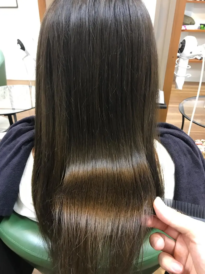 セミロング カラー アッシュ ハイトーンカラー 吉森 満俊のヘアスタイル