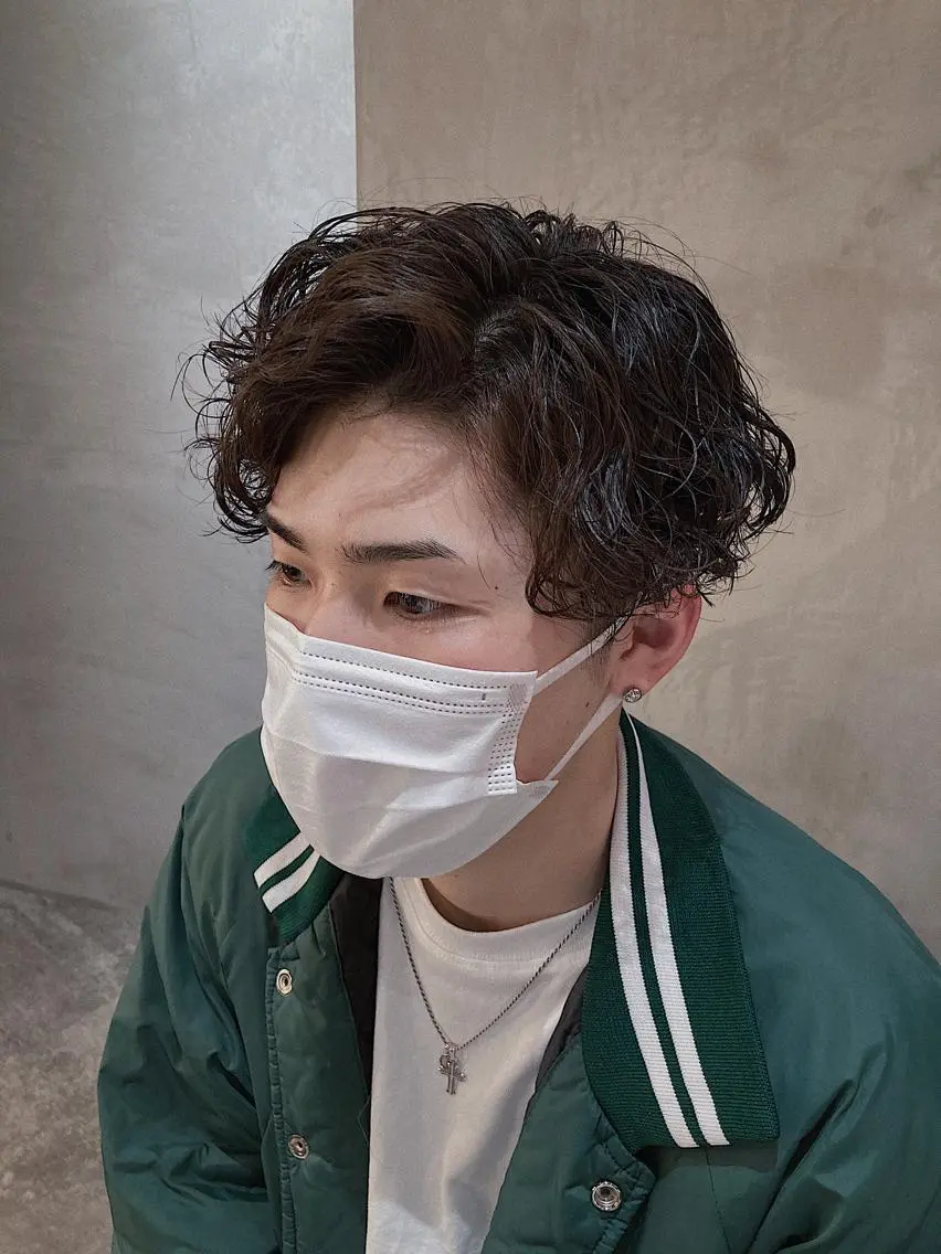 ショート パーマ メンズ マッシュ 波巻きスパイラルパー マ/シャドウパーマ駿のヘアスタイル