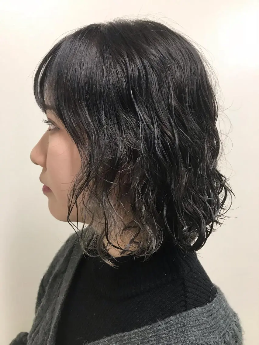 ミディアム カラー シルバー エリアNo.1カラー ⭐️hikaru⭐️のヘアスタイル