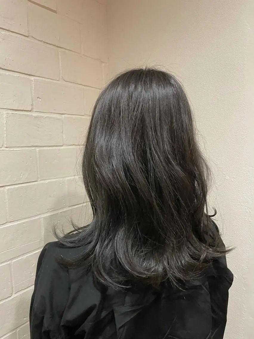 ロング カラー グレージュ オリーブグレージュ オリーブグレー 奥村 紘のヘアスタイル