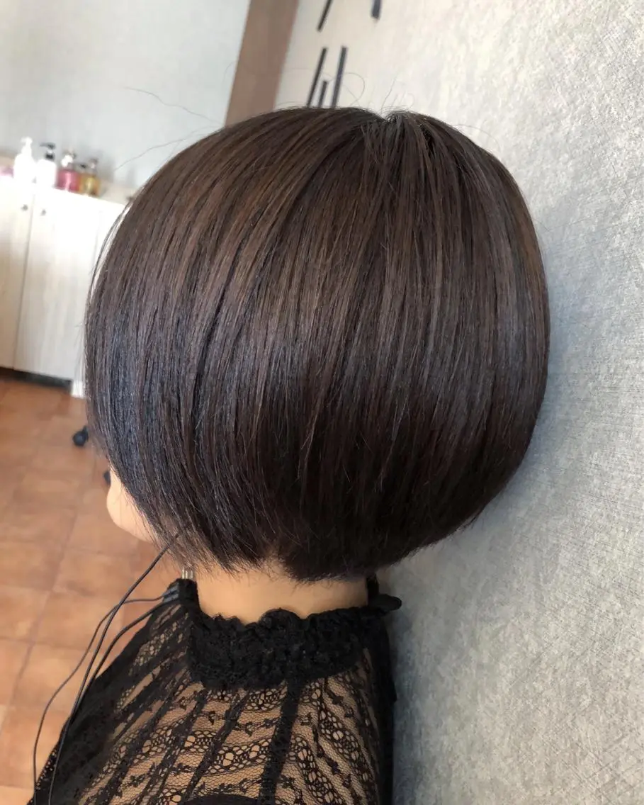 ショート カラー 白井 つづりのヘアスタイル
