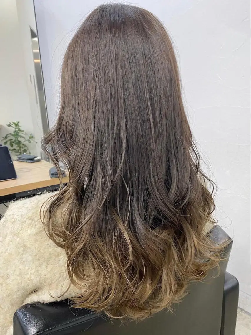 ロング カラー ベージュカラー ☀️東京→岡崎☀️ ハイライト青山彪雅のヘアスタイル