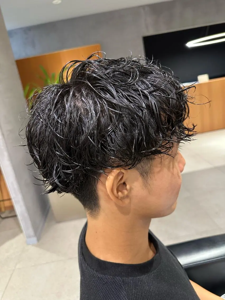 ショート パーマ メンズ メンズパーマ メンズパーマ特化/ シャドウ/波巻/陸翔のヘアスタイル