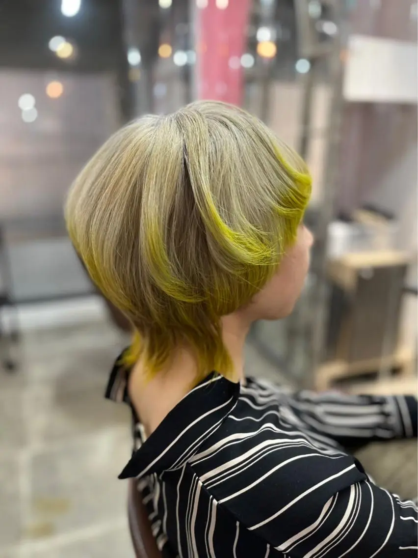 カラー ブリーチ イエローカラー ヘアカラー エリアNo.1カラー ⭐️hikaru⭐️のヘアスタイル
