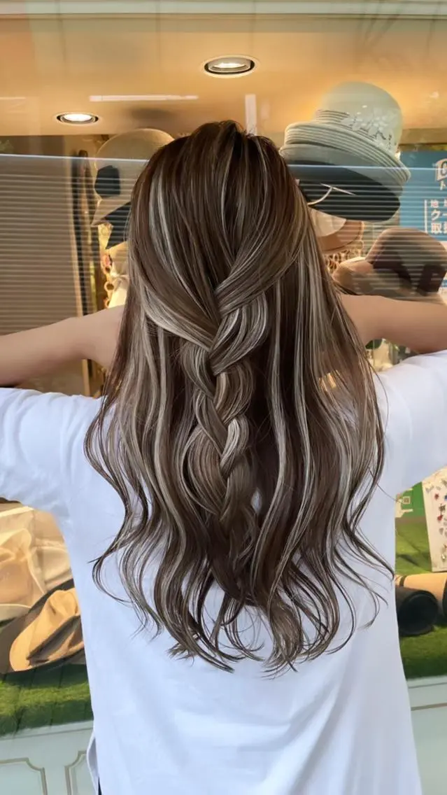 カラー アディクシーカラー バレイヤージュ 黒髪 ブリーチ ダブルカラー カット ヘアカラー _WHITE鳳店 アンダーバーホワイトのヘアスタイル
