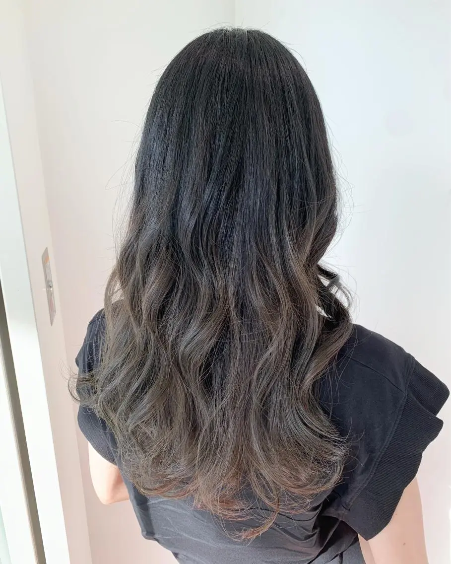 ロング カラー 銀座フリーランススタ イリストMIYUKIのヘアスタイル