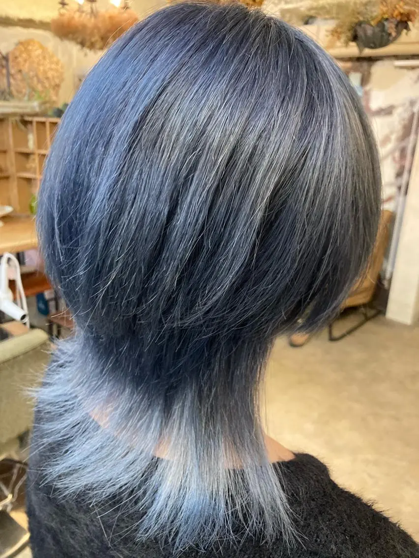 ショート ウルフカット ヘアカラー 田中 健太郎のヘアスタイル