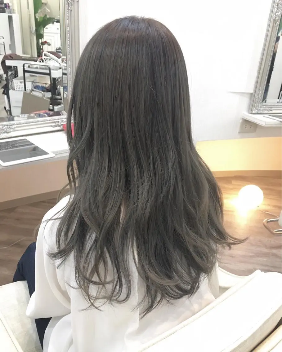 セミロング ヘアカラー トリートメント kazufumi ..のヘアスタイル