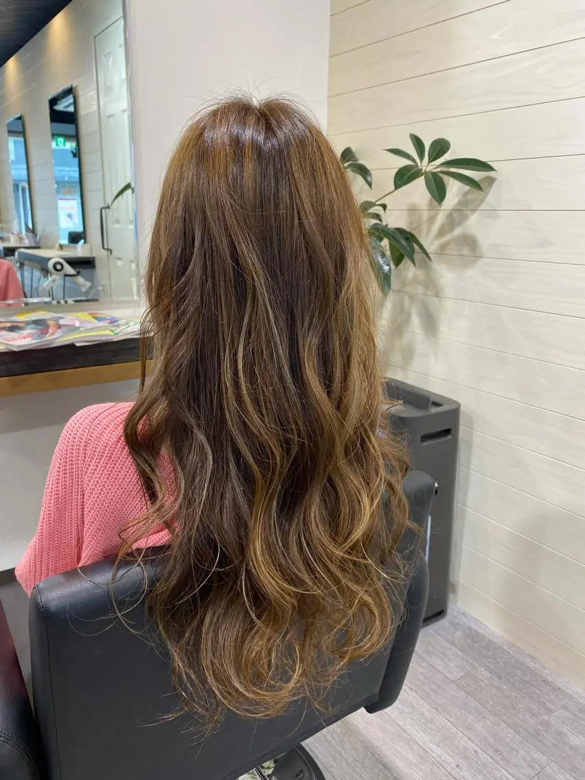 ロング カラー アディクシーカラー バレイヤージュ ブリーチ ケアブリーチ デザインカラー ヘアカラー トリートメント 先着1名様限定 カット無料のヘアスタイル
