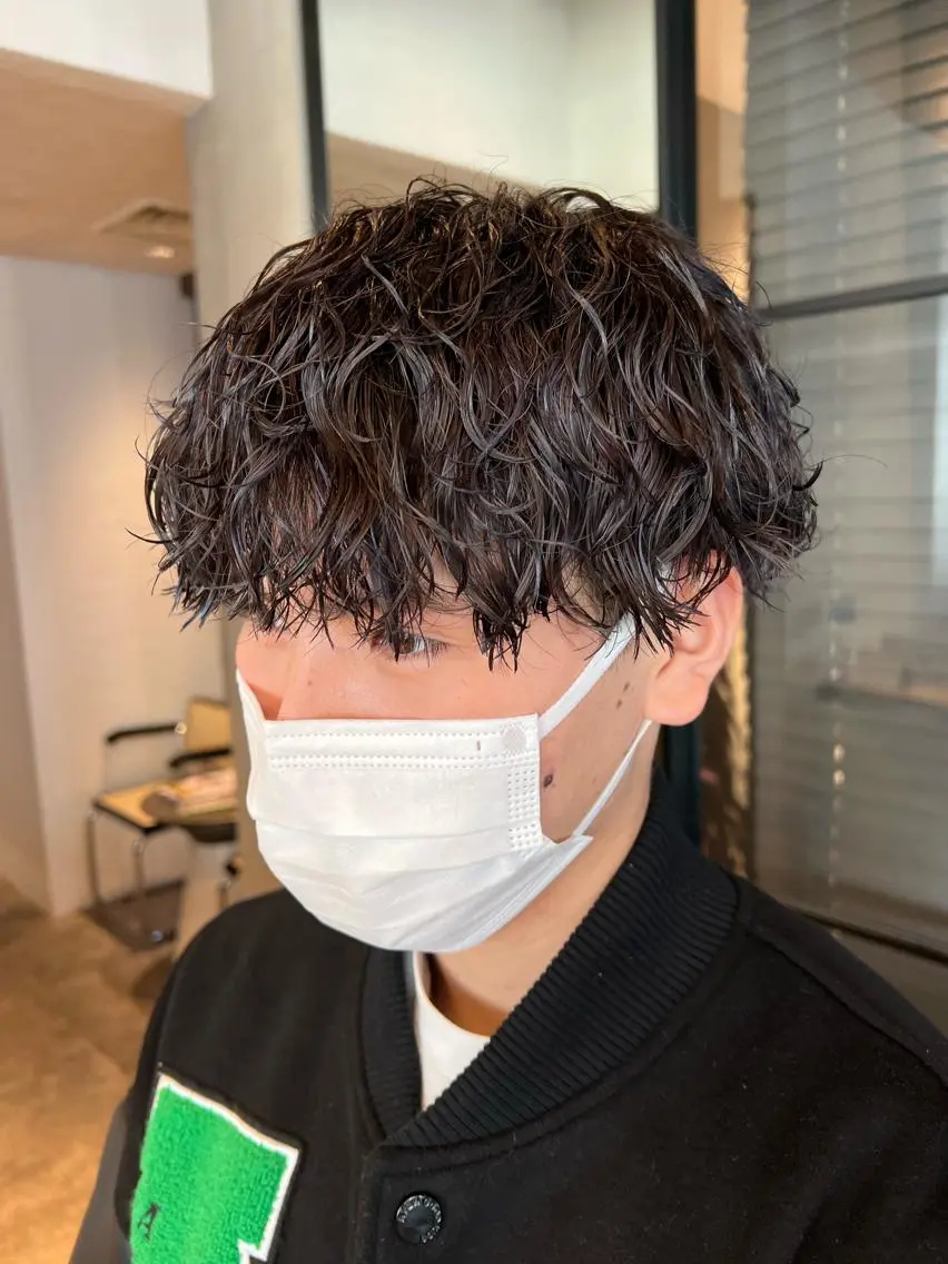 ショート パーマ メンズ カット パーマ トリートメント 波巻きスパイラルパー マ/シャドウパーマ駿のヘアスタイル