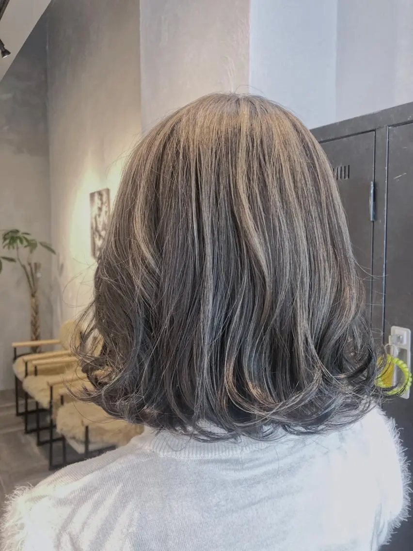 ミディアム カラー バレイヤージュ ハイライトカラー ハイライト レイヤーカット SARA / 髪質改善/西宮北口のヘアスタイル