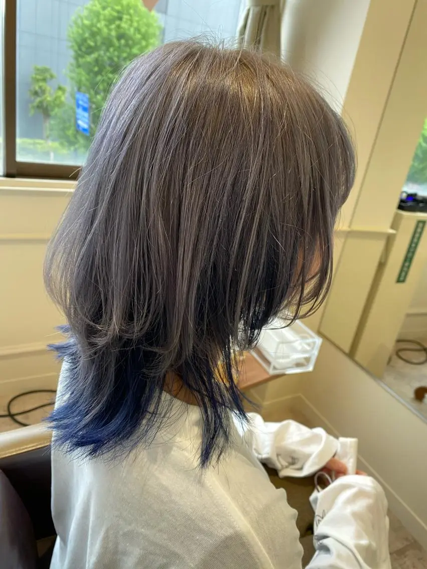 ミディアム ウルフカット 派手髪系🦄美容師 chikaのヘアスタイル