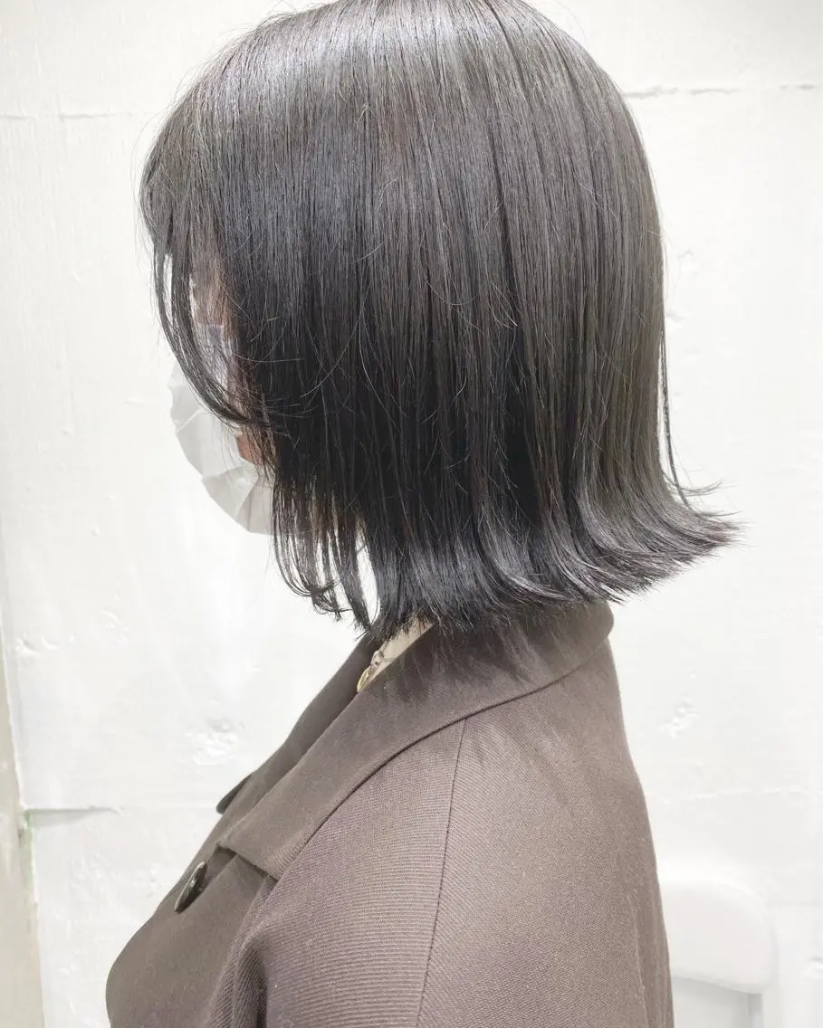 ミディアム カラー ヘアアレンジ 切りっぱなしボブ ミディアムパーマ アッシュ アッシュグレー バレイヤージュ ササキカズマ〻透明感 〻色落ち〻赤み消しのヘアスタイル
