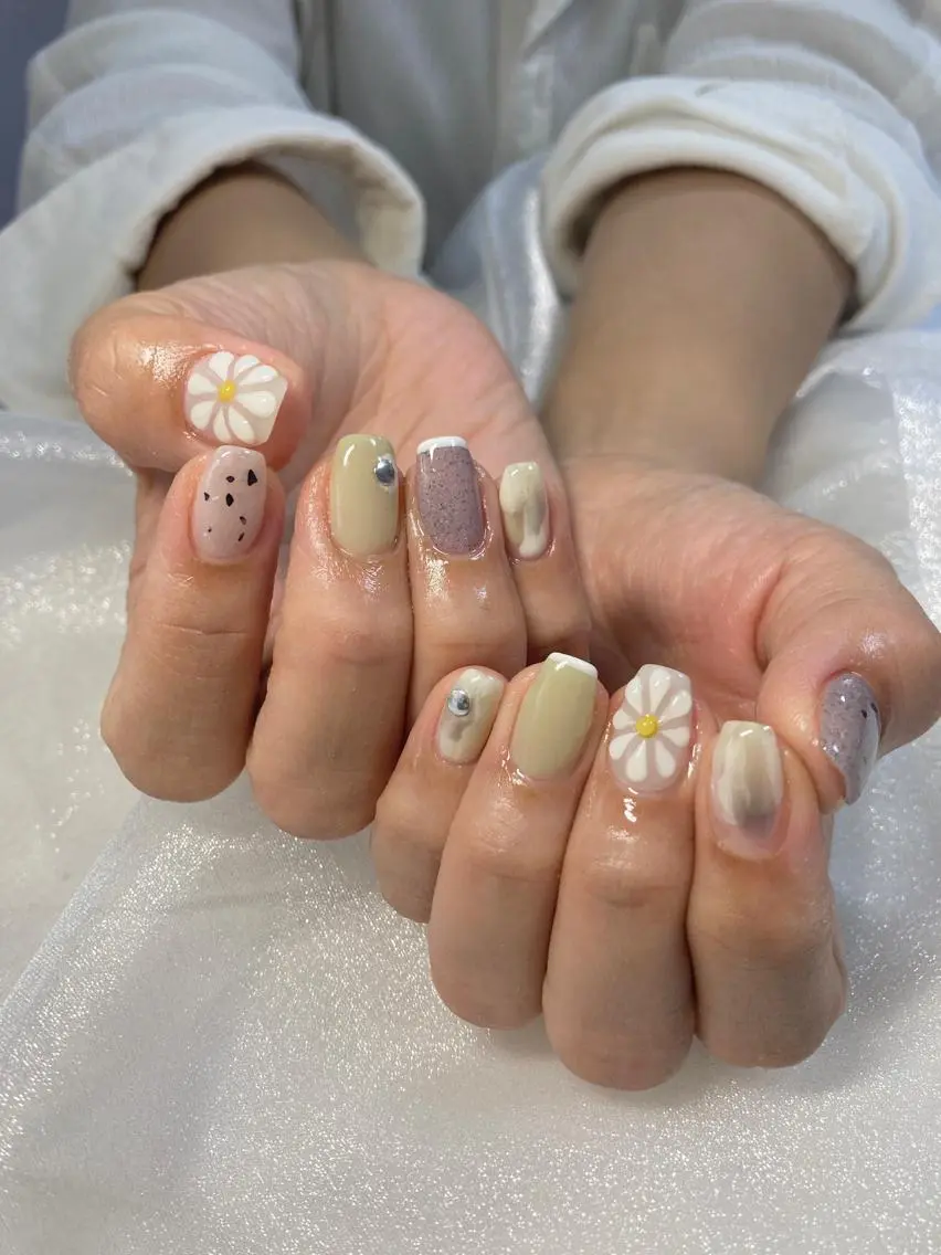 ネイル ハンドネイル 荒木 莉奈のネイルデザイン