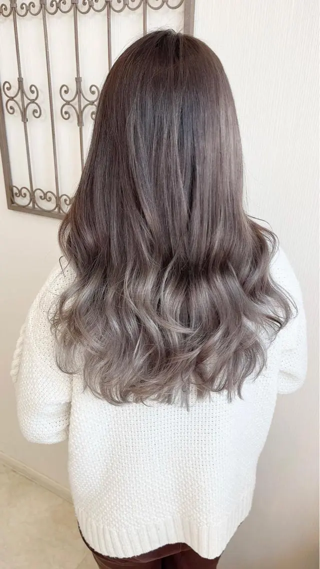 ロング カラー 🩶韓国艶髪🇰🇷 下本夕綺のヘアスタイル