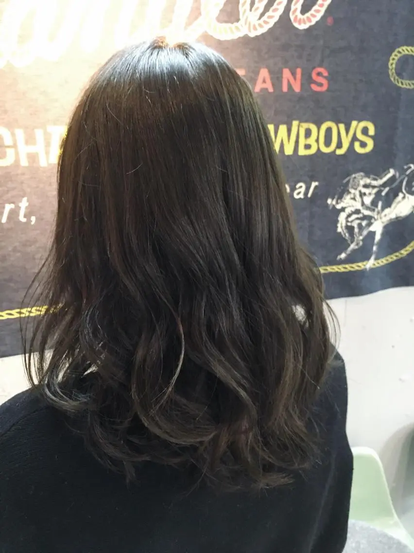 セミロング カラー パーマ アッシュ 代表 中島貴志のヘアスタイル