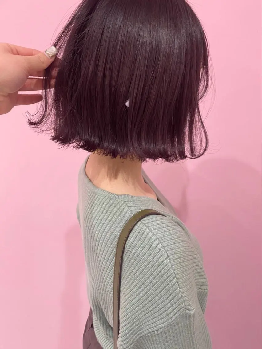 ミディアム ピンクラベンダー ボブ カット ヘアカラー 岩田 萌那のヘアスタイル