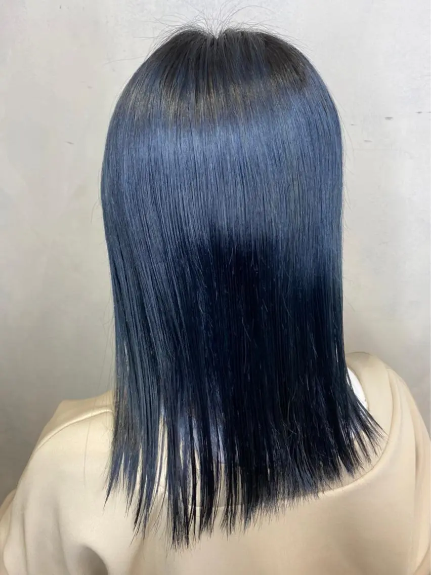 ミディアム 小口 晃のヘアスタイル