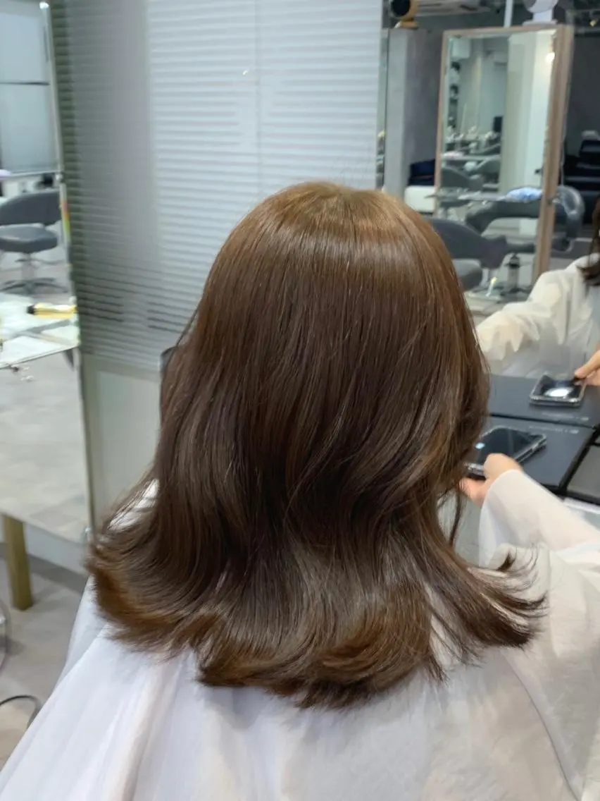 ミディアム カラー ブリーチ ブリーチなしカラー 🤎HAZUKI🤎 ハイトーン✨のヘアスタイル