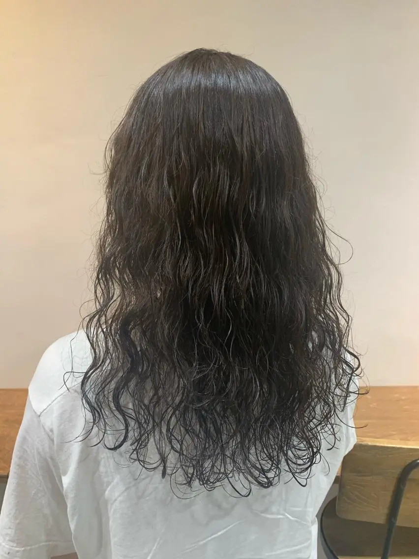 セミロング パーマ カット パーマ トリートメント ヘアセット ハイトーン/レイヤー 💜Akaneのヘアスタイル