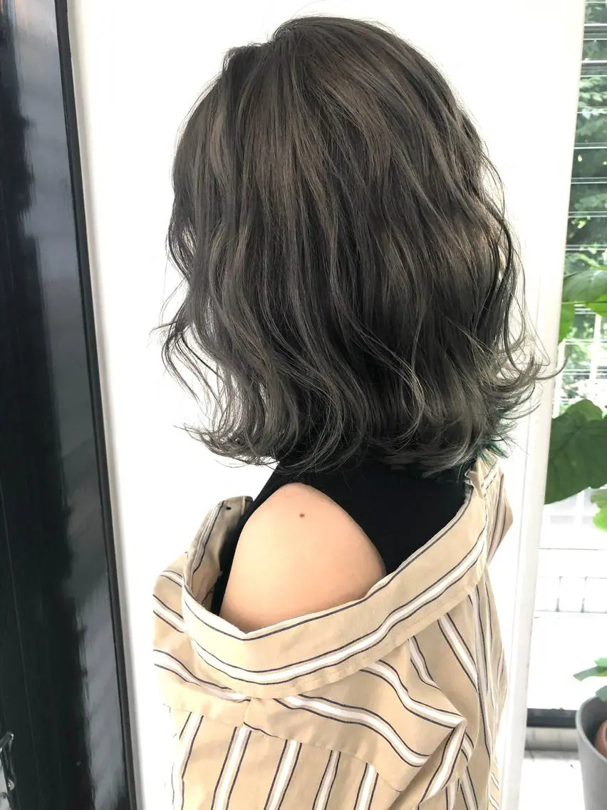 ミディアム カラー ミディアムパーマ アッシュ アッシュブラウン バレイヤージュ ベージュカラー カット ヘアカラー トリートメント 顔まわりレイヤー× 韓国ヘアオタベシンヤのヘアスタイル