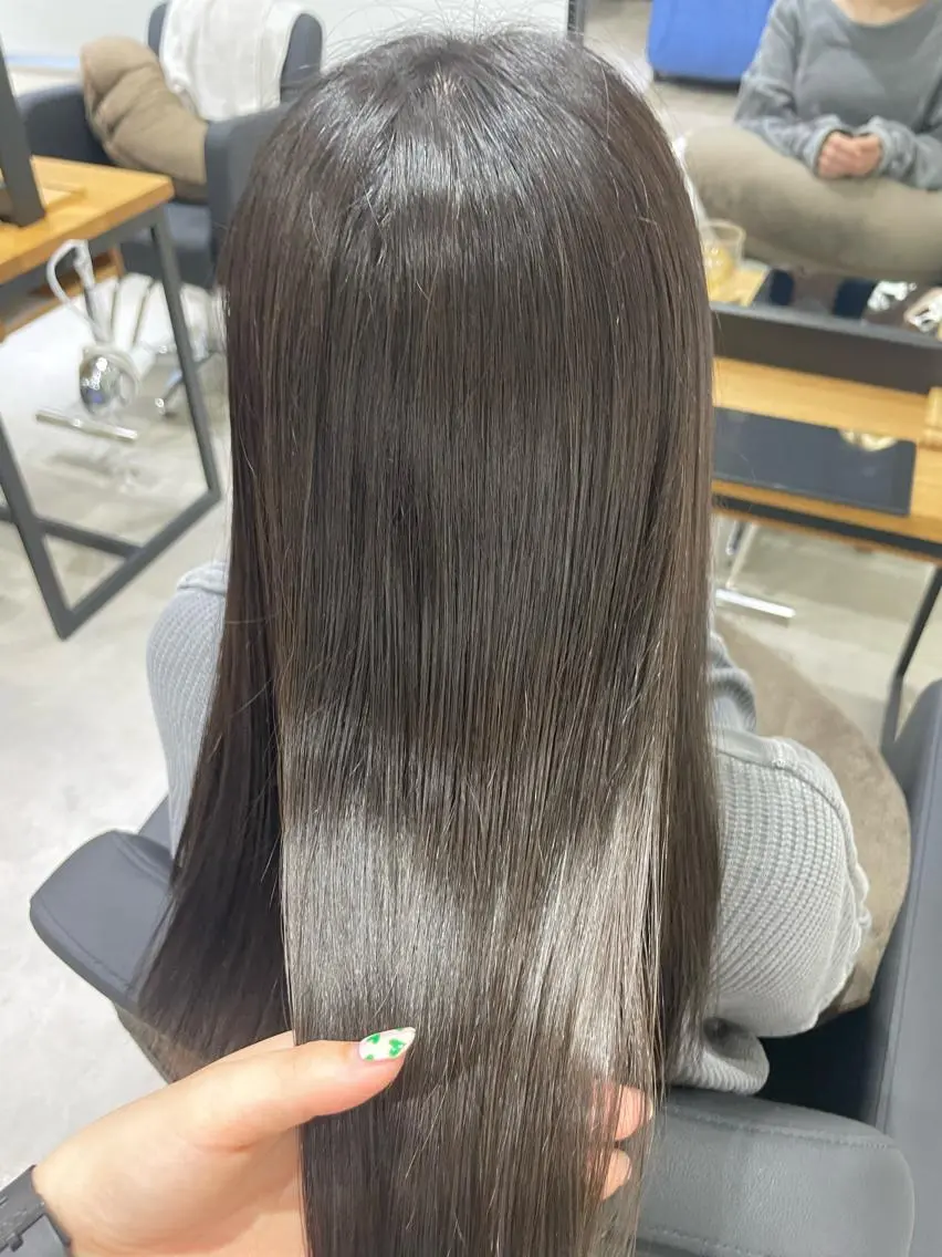 セミロング アッシュ anB Bのヘアスタイル