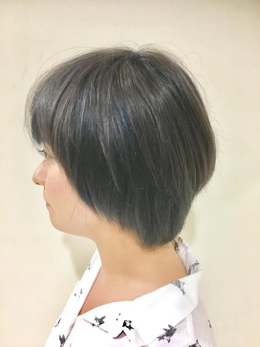ショート カラー ブリーチ ネイビーカラー シルバー ショートヘア 永井 大希のヘアスタイル