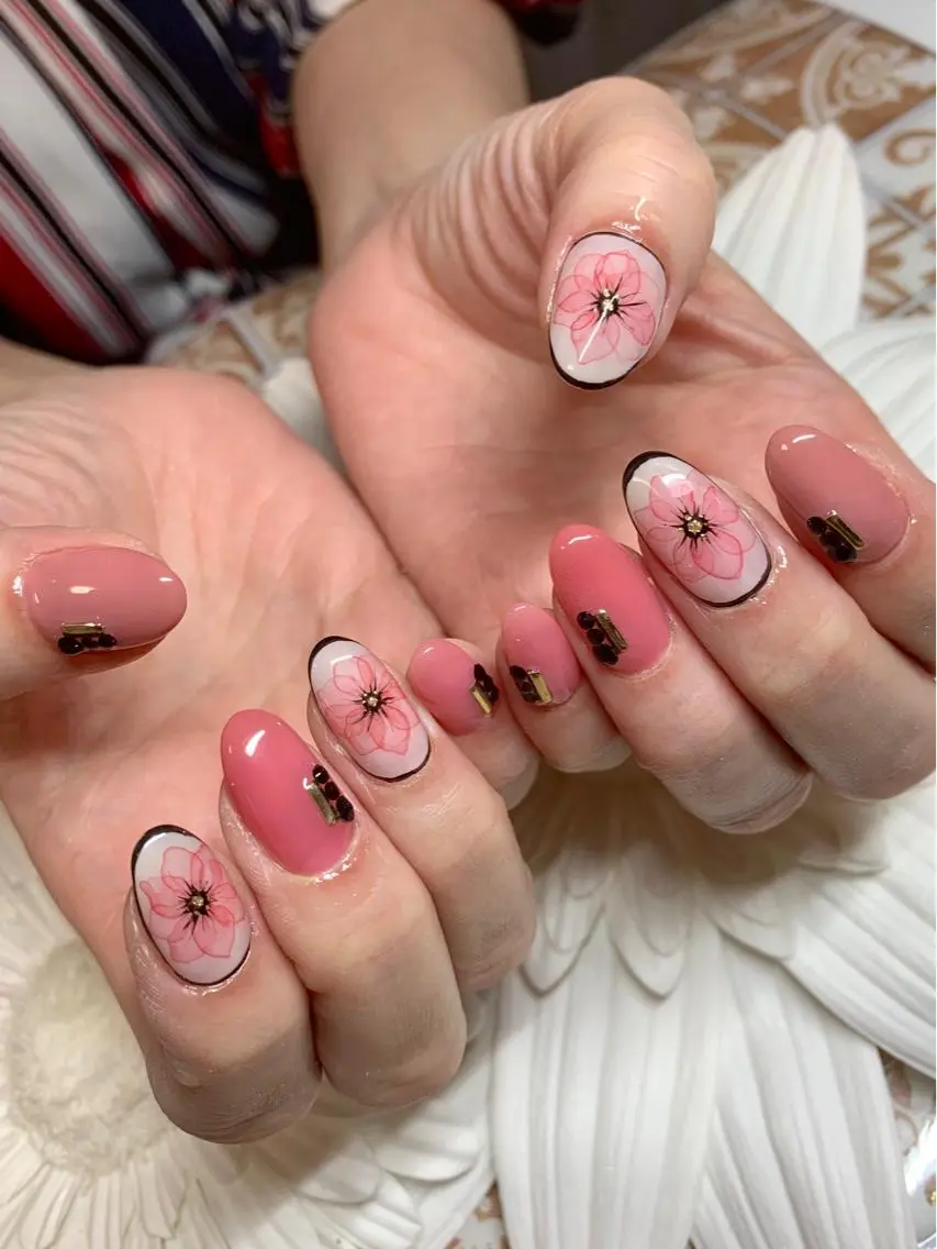 ネイル フラワーネイル Nailsalon E's cafeのネイルデザイン