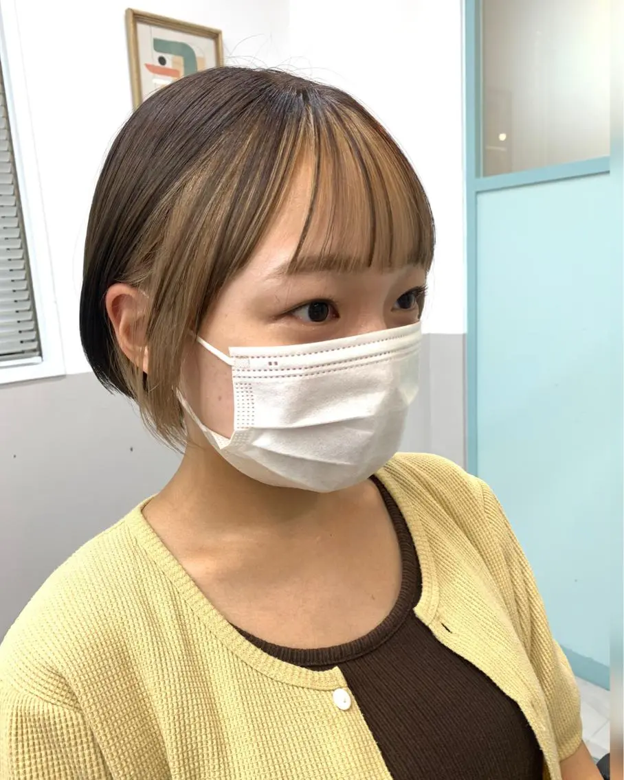 ショート カラー ベージュカラー ハイトーンカラー ハイトーンベージュ インナーカラー ミルクティーベージュ 🌸MAYU🌸 ハイトーン➕レイヤーのヘアスタイル