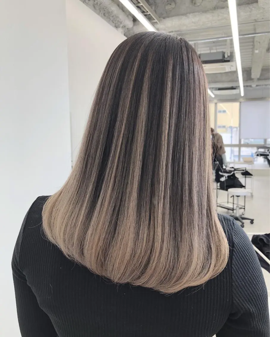 ミディアム カラー バレイヤージュ レイヤーカット ✨ブリーチ無し 透明感HIDEのヘアスタイル
