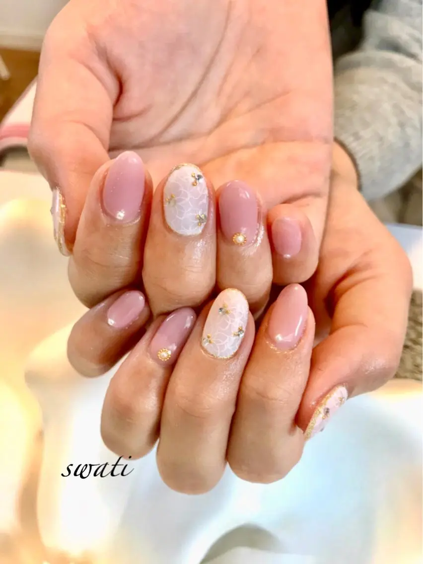 ネイル アートネイル フラワーネイル レース オフィスネイル シンプルネイル yuko (ネイリスト)のネイルデザイン