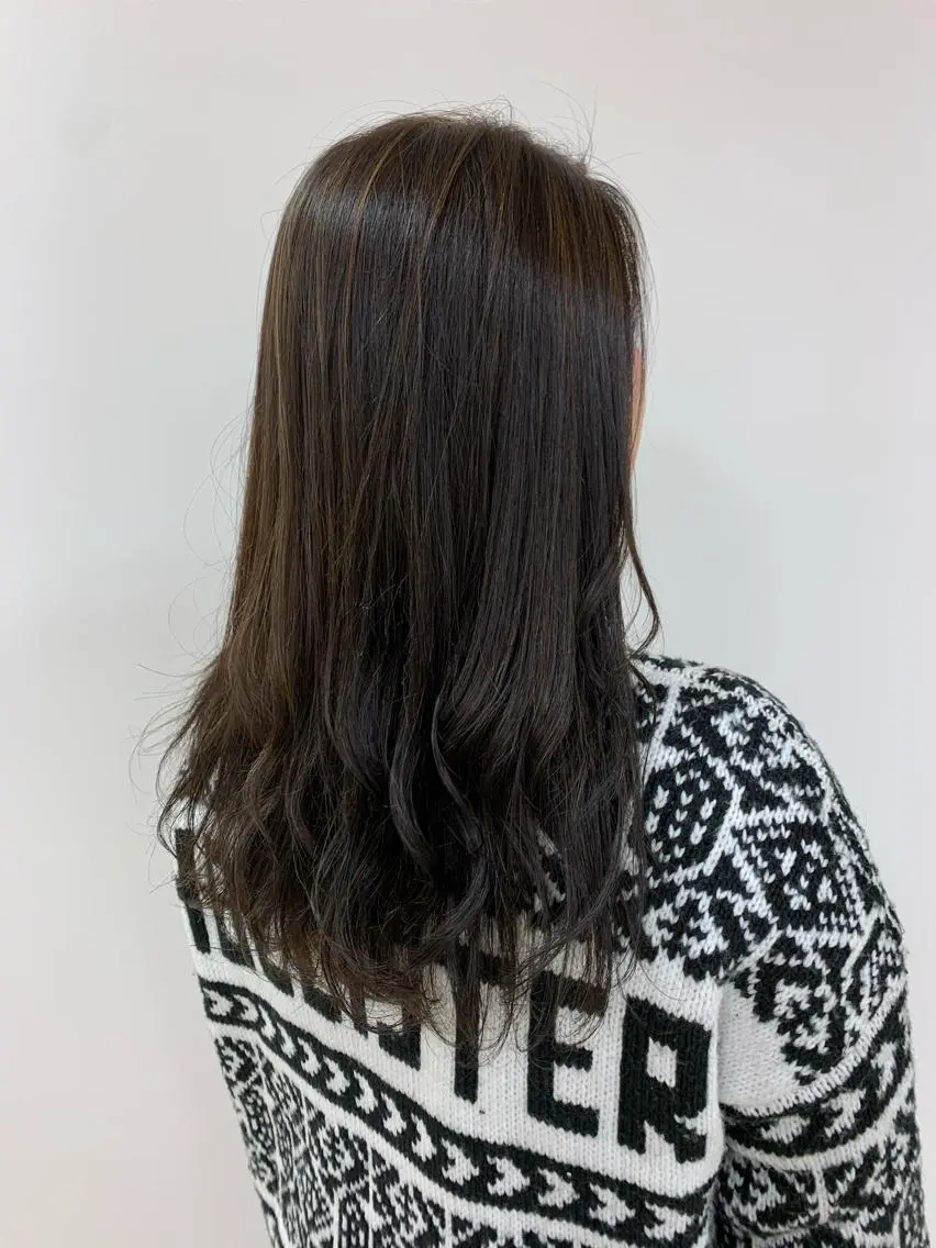 ロング カラー ハイライトカラー ハイライト 顔まわりカット✄ ベージュカラー🧸のヘアスタイル
