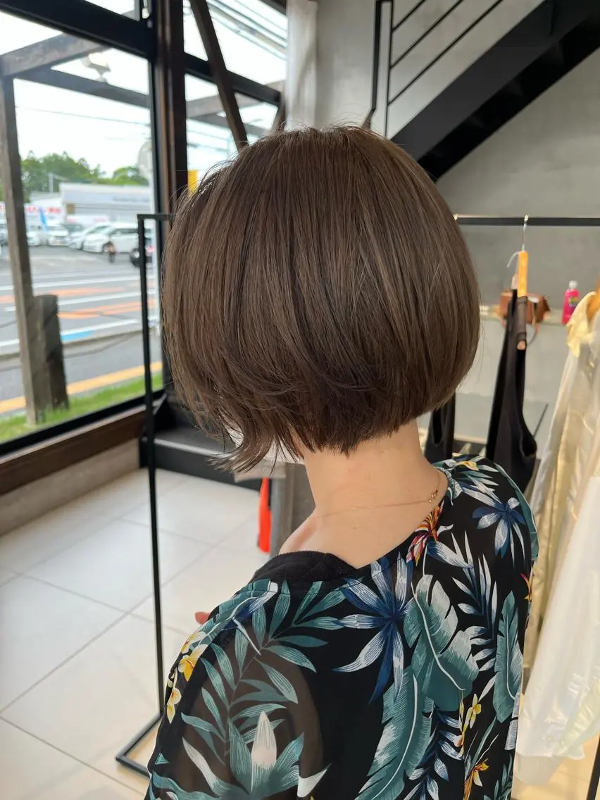 ショート カラー 林 美優のヘアスタイル
