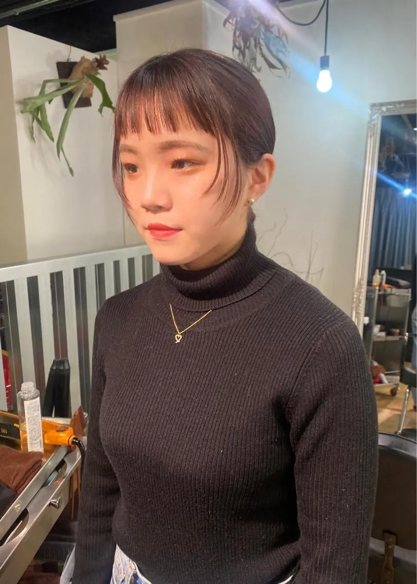 ミディアム カラー ヘアアレンジ 顔周りカット オン眉 ウルフカット モデル募集中!ミカのヘアスタイル