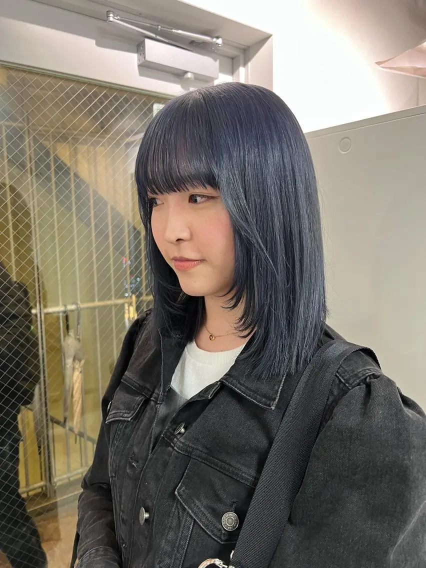 ミディアム カラー ヘアカラー ハイトーン&髪質改善 &韓国エクステ🤎のヘアスタイル
