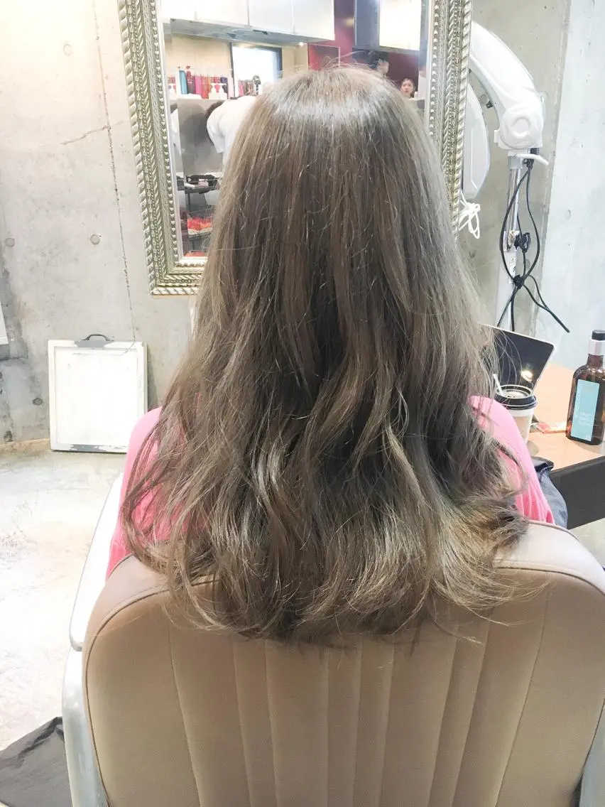 ロング カラー アッシュ ベージュカラー 北條 優輝のヘアスタイル