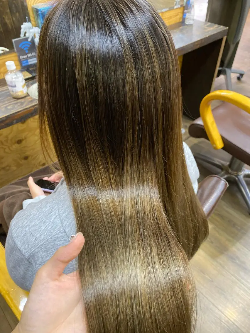 ロング カラー バレイヤージュ レイヤーカット トリートメント ヘアカラー トリートメント IwAsh大和駅前店 河野亜里香のヘアスタイル