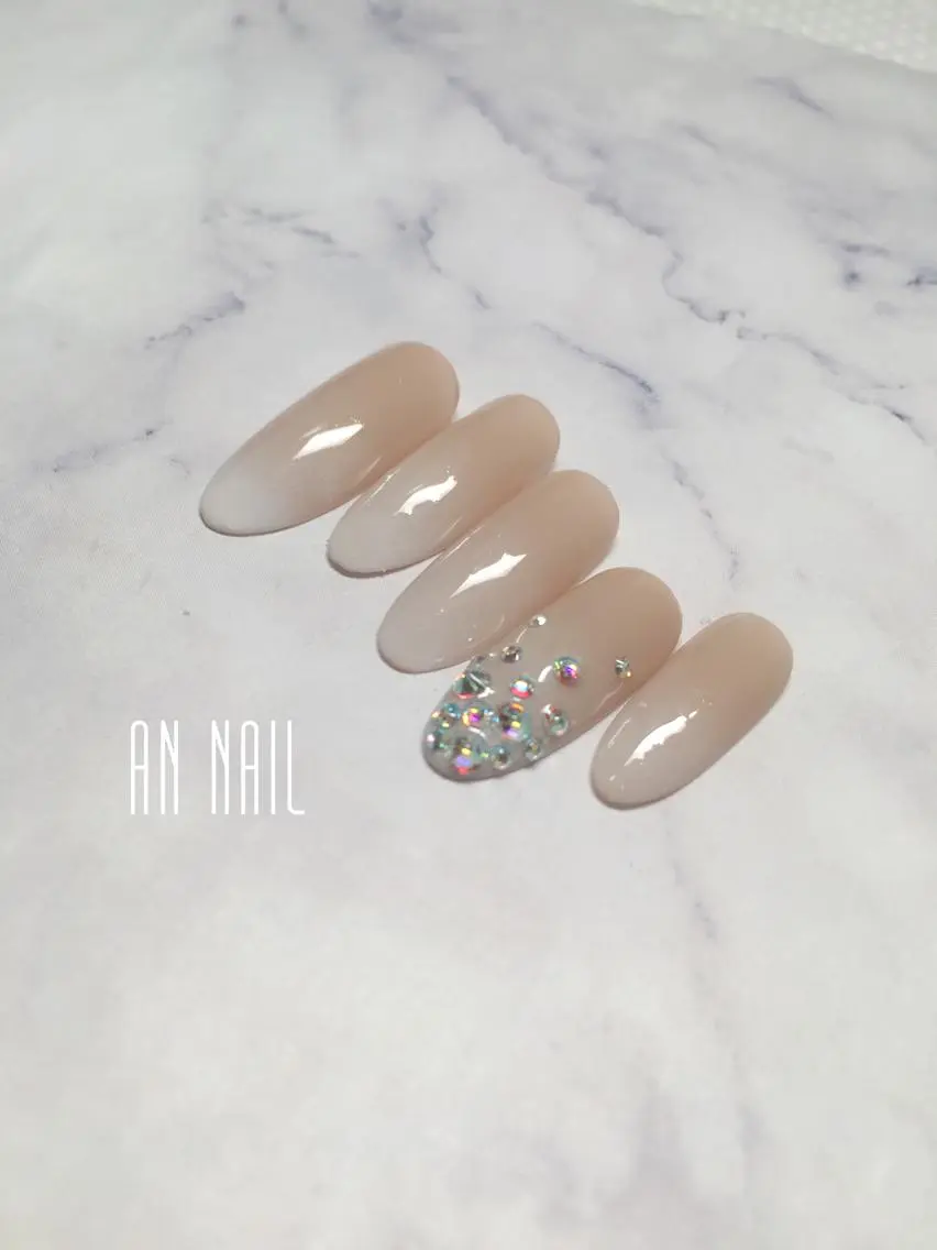ネイル アートネイル ストーンネイル AN Nailのネイルデザイン